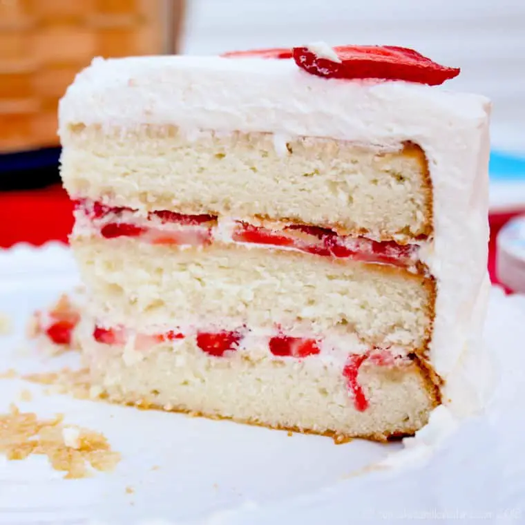 Strawberry Whipped Cream Cake Tutorial USEFUL
